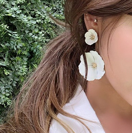 FIONA Drop Earrings in Milk