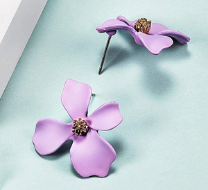 CASSIE Lavender Floral Studs