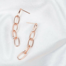 Load image into Gallery viewer, ESSEX Rose Gold Paperclip Chainlink Earrings
